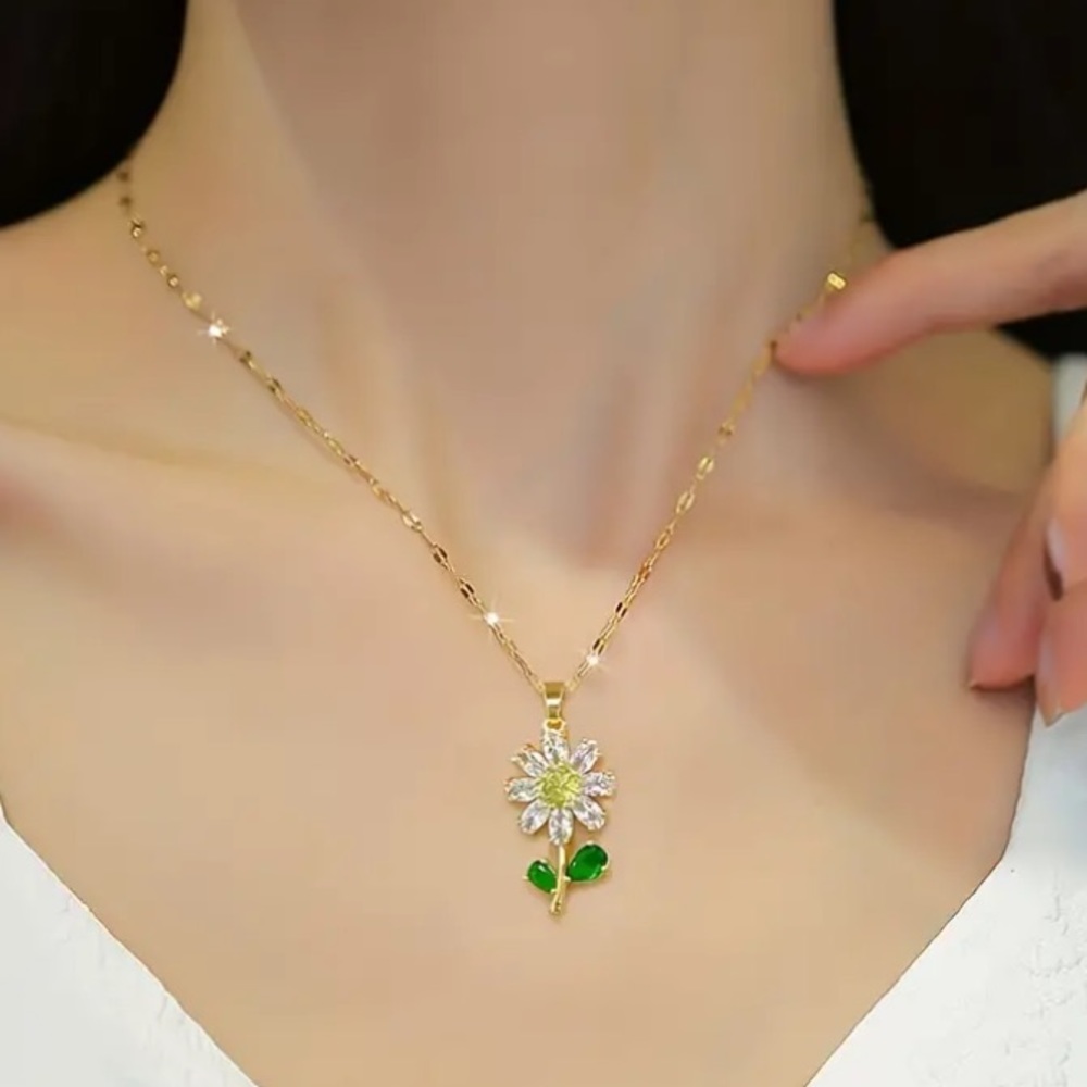 Daisy Flower Gold Toned Necklace - Picture 2 of 4